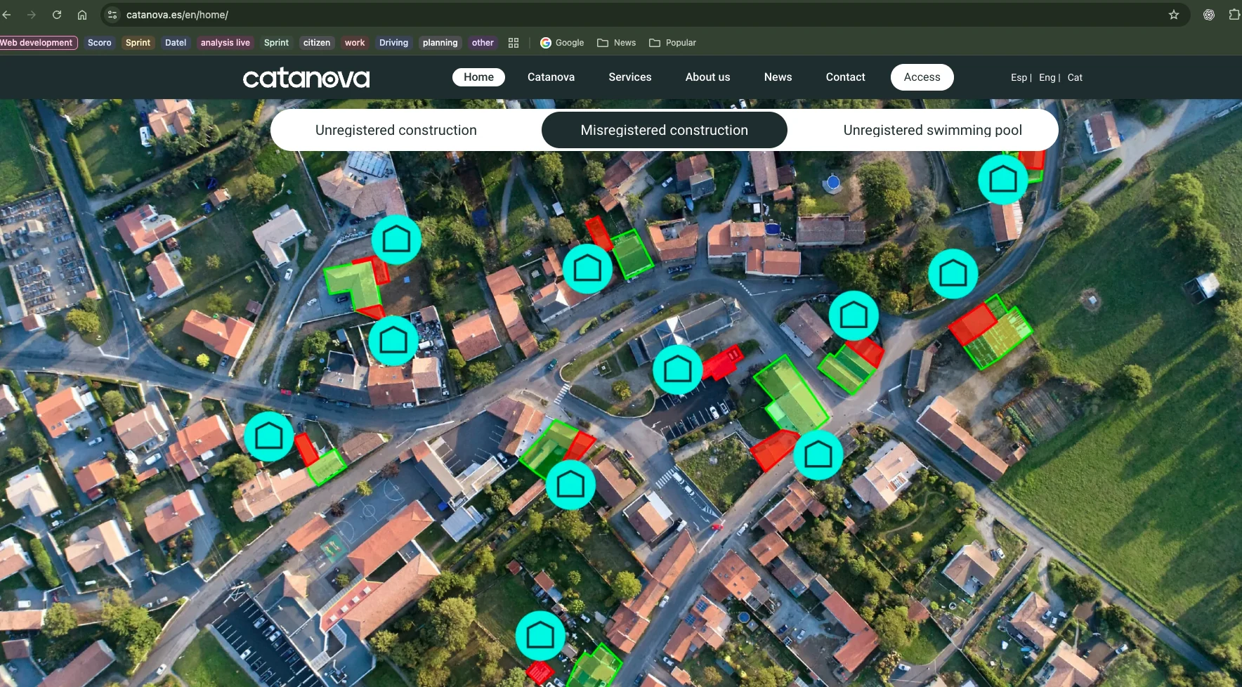Catanova map view marking potentially unregistered and misregistered buildings